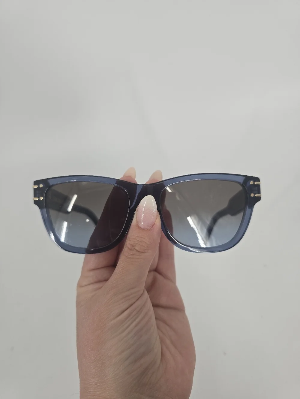 Dior DiorSignature S6U Butterfly Sunglasses in Translucent Blue Gradient - Picture 4 of 10
